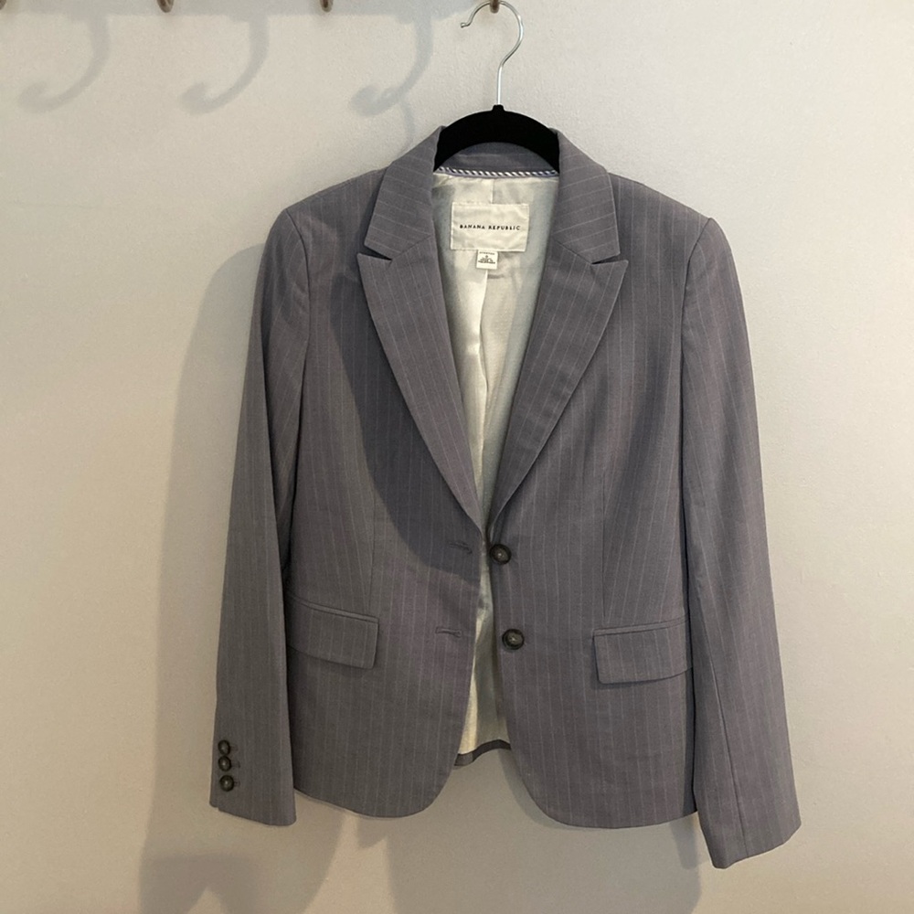 Gray Banana Republic blazer 🩶💜 size 0